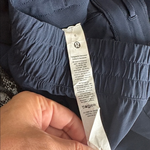 Lululemon Swift Wide-Leg Mia-Rise Pant *Full Length True Navy. Size 6 in EUC. - Picture 5 of 9